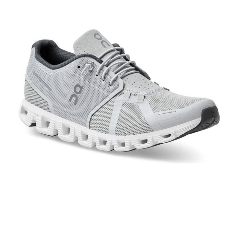 ON CLOUD 5 glacier/ white running shoes men 9.5  women 11 unisex, NEW